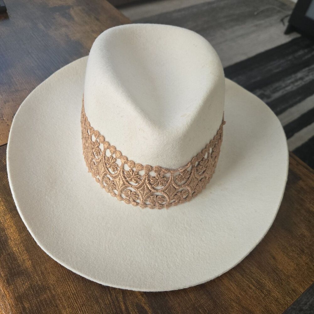 Olive & Pique 100% Wool Wide Brim Panama Fedora Hat Cream Off White Floral Lace